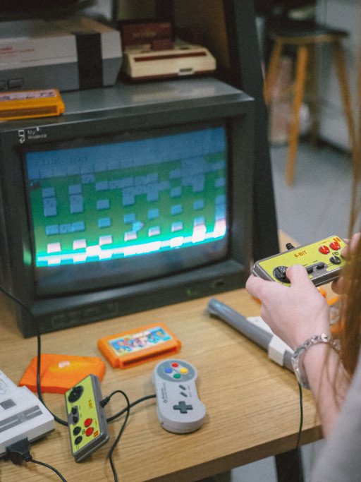 Rediscovering the Charm: An In-Depth Analysis of Classic Handheld Games